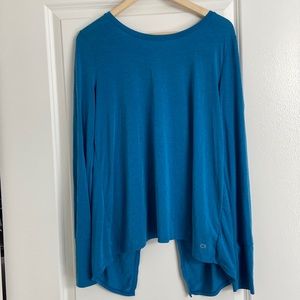 Gap open back long sleeve, thumb-hole  tshirt